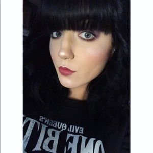 Meet your Posher, Caitlin